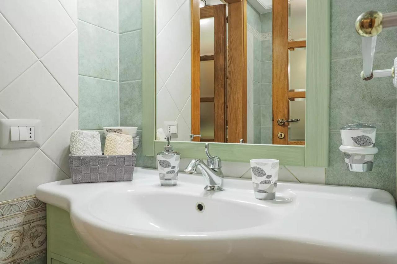 דירות אולביה Saint Simplicio House מראה חיצוני תמונה